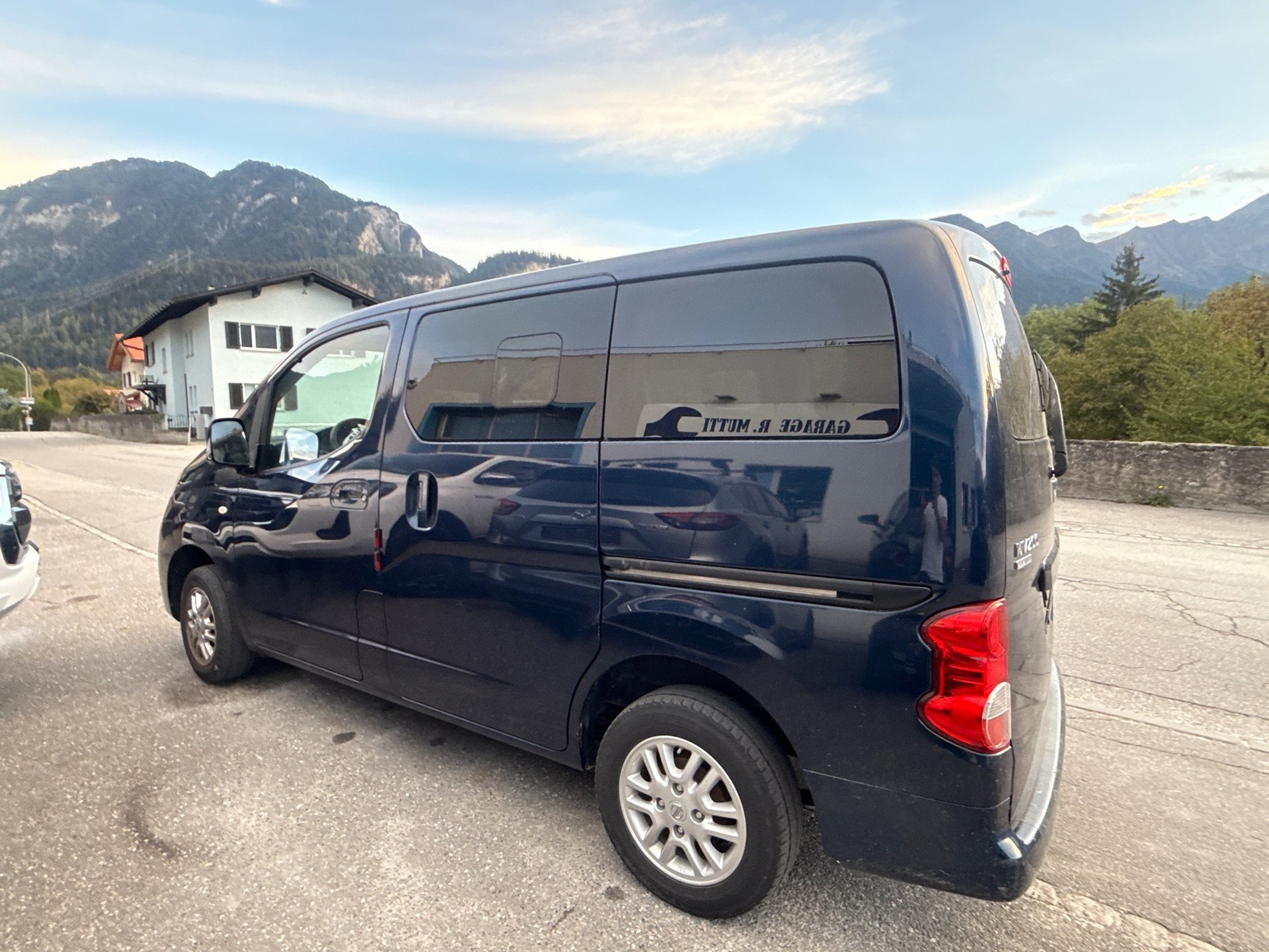 NISSAN NV200