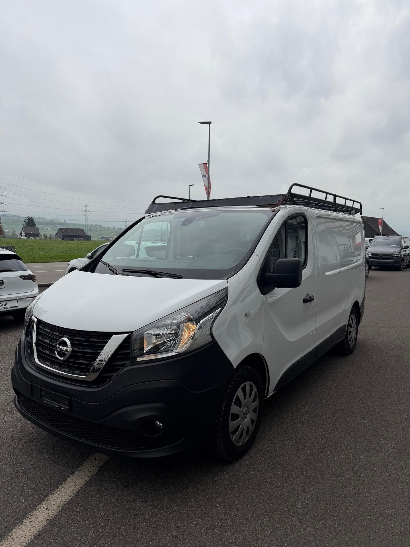 NISSAN NV300