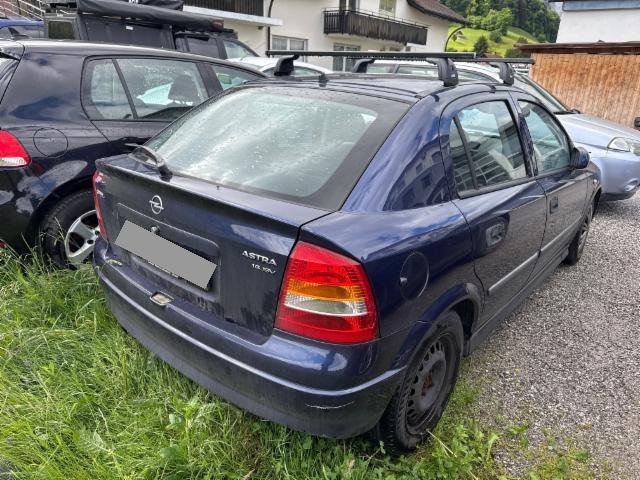 Opel Astra 1.6i 16V Club
