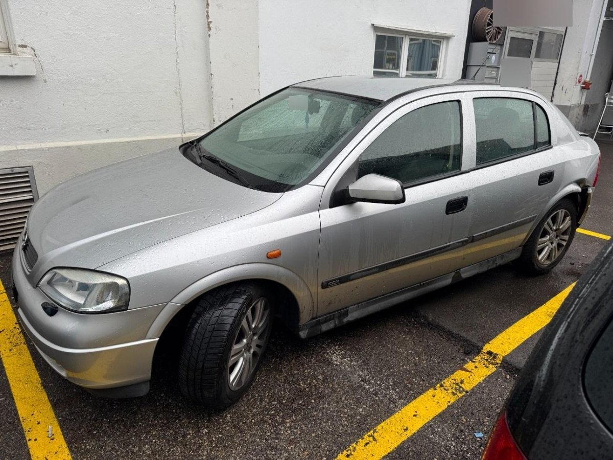 OPEL Astra 2.0i 16V CDX, 136 HP