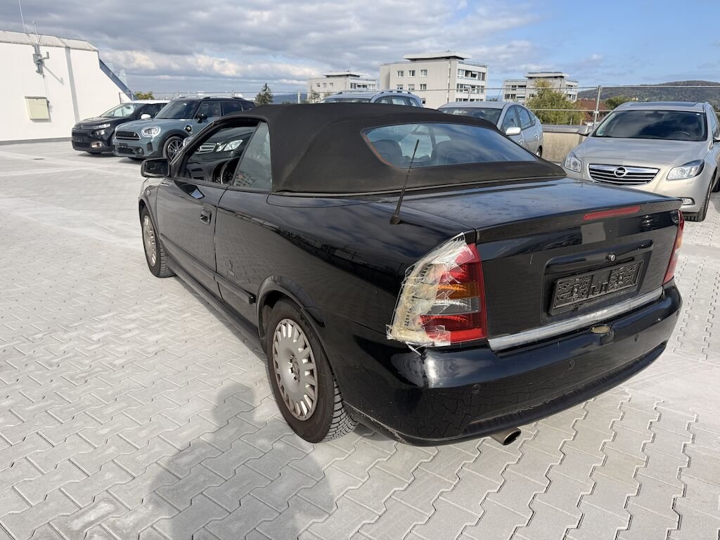 Opel Astra Cabrio 2.2i 16V Bertone
