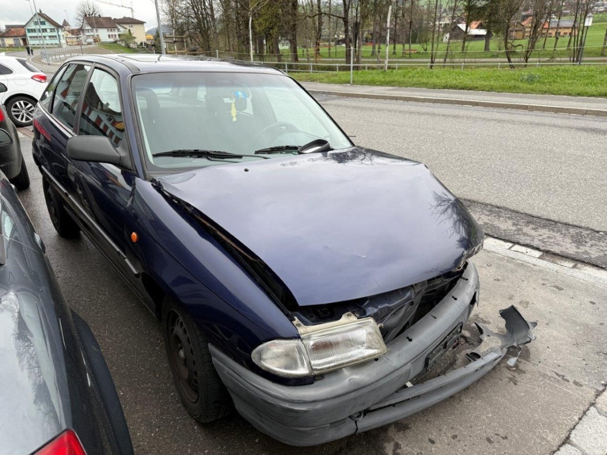 Opel Astra F 1.6i 16V Special, 101 HP