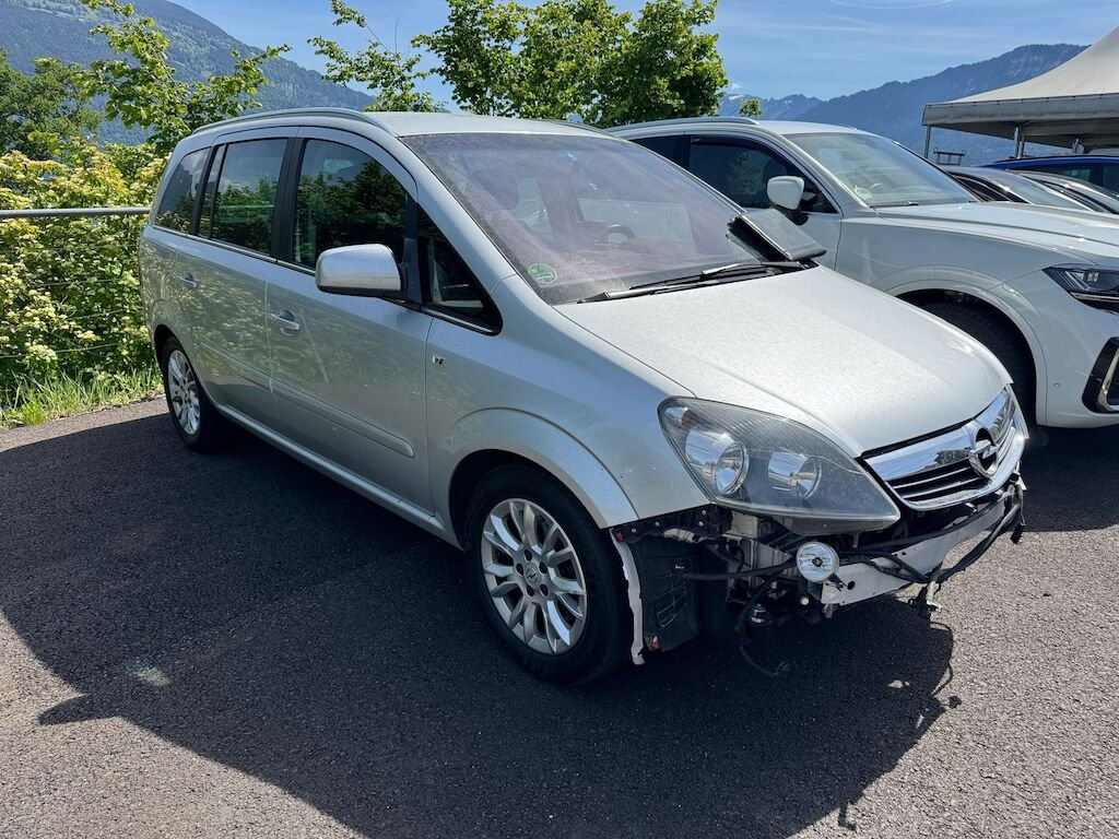 Opel Zafira 2.2 16V