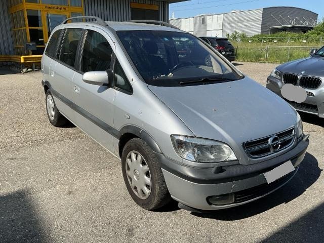Opel Zafira 2.2i 16V Comfort