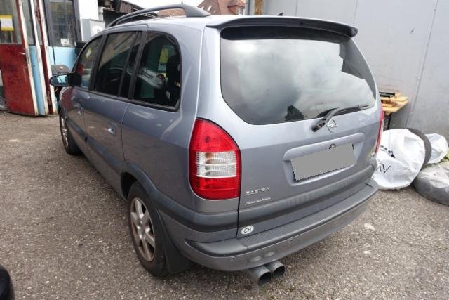Opel Zafira 2.2i 16V Elegance