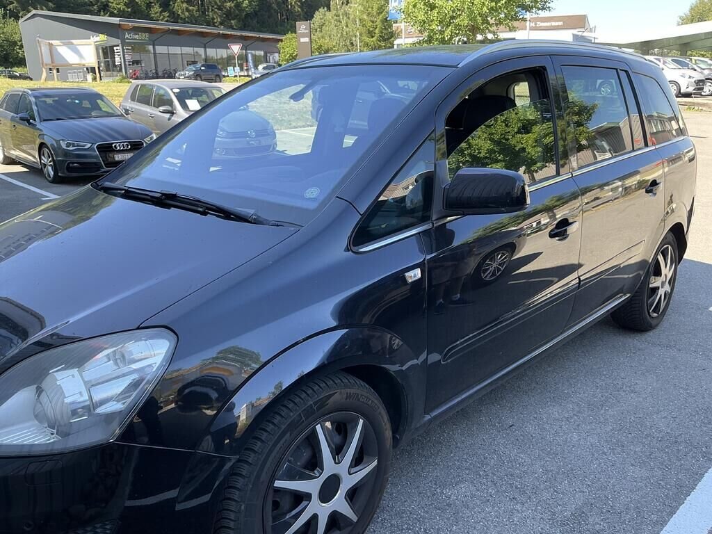 Opel Zafira B (2005->)