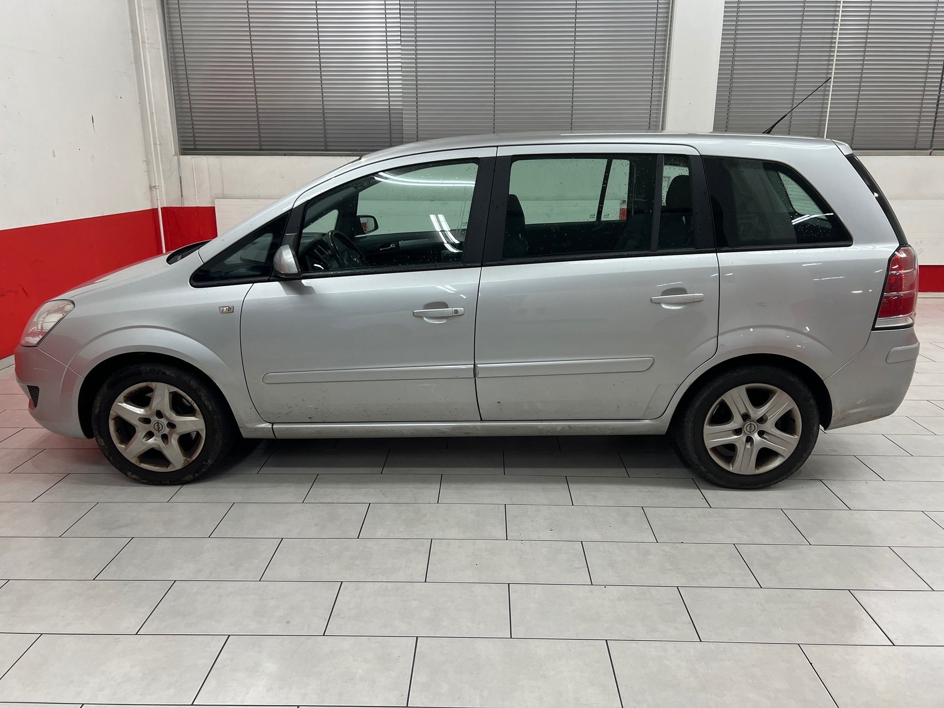 OPEL Zafira B22