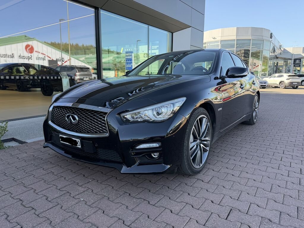 Personenwagen Infinity Q50