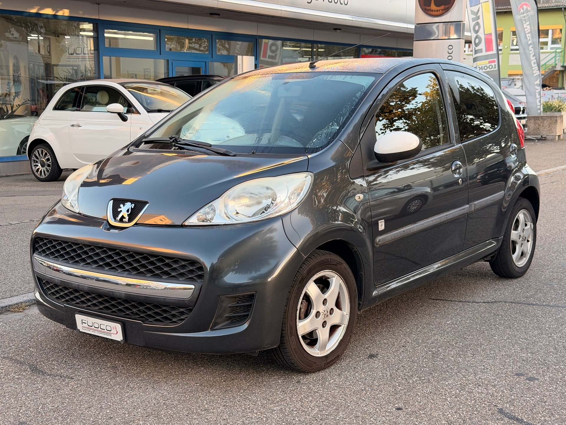 PEUGEOT 107 1.0i