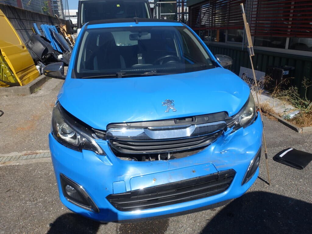 PEUGEOT 108 1.2 VTi Allure Top
