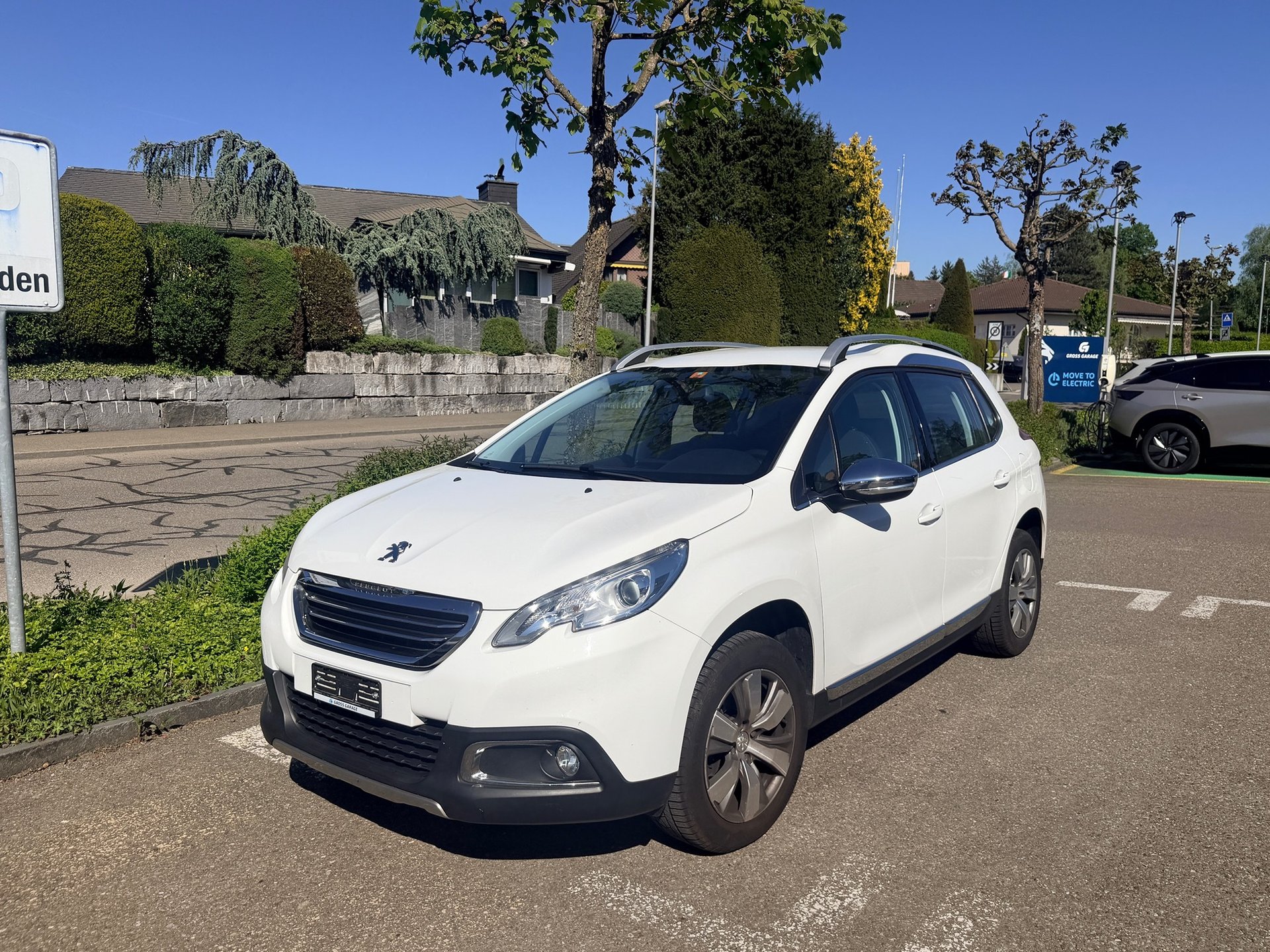 PEUGEOT 2008 1.6i