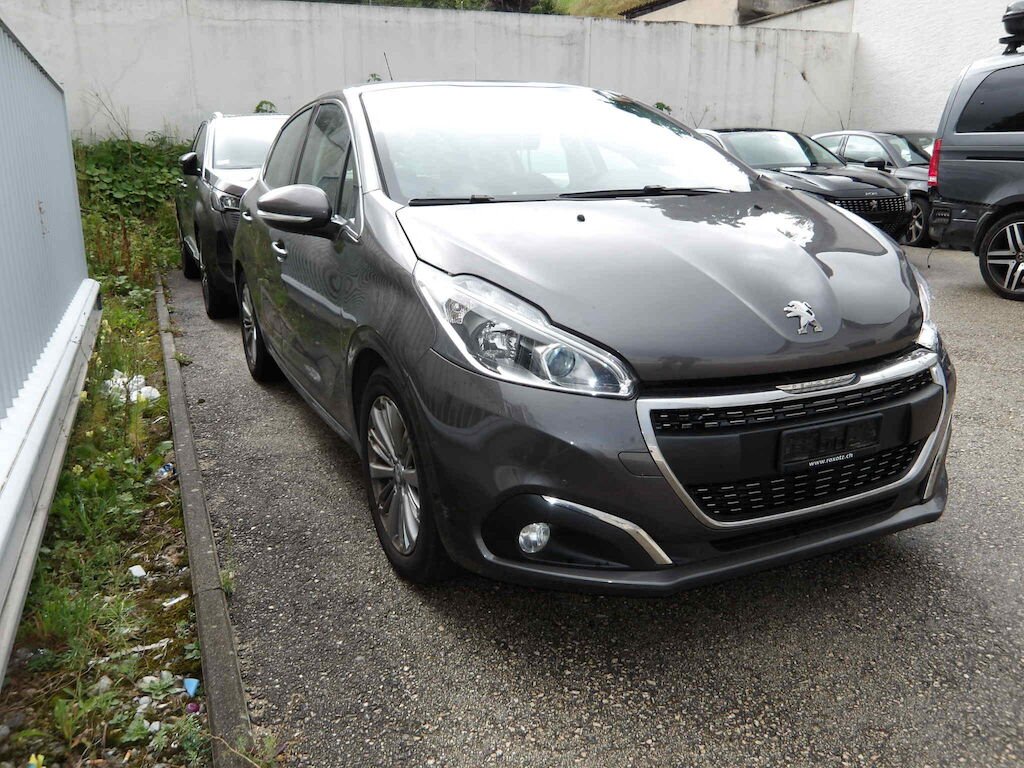 PEUGEOT 208 1.2 PURETECH TECH ED