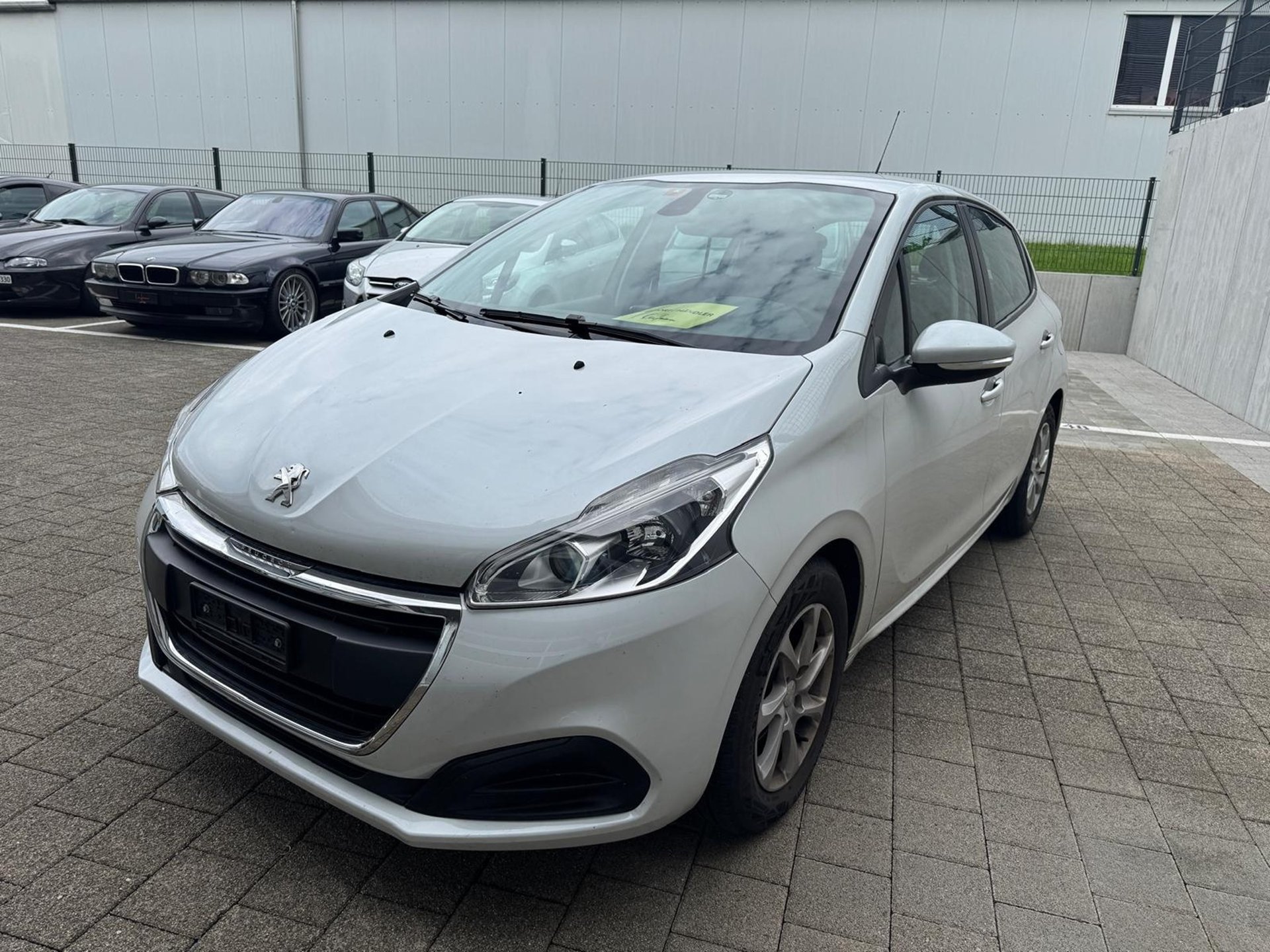 PEUGEOT 208 1.2 VTi