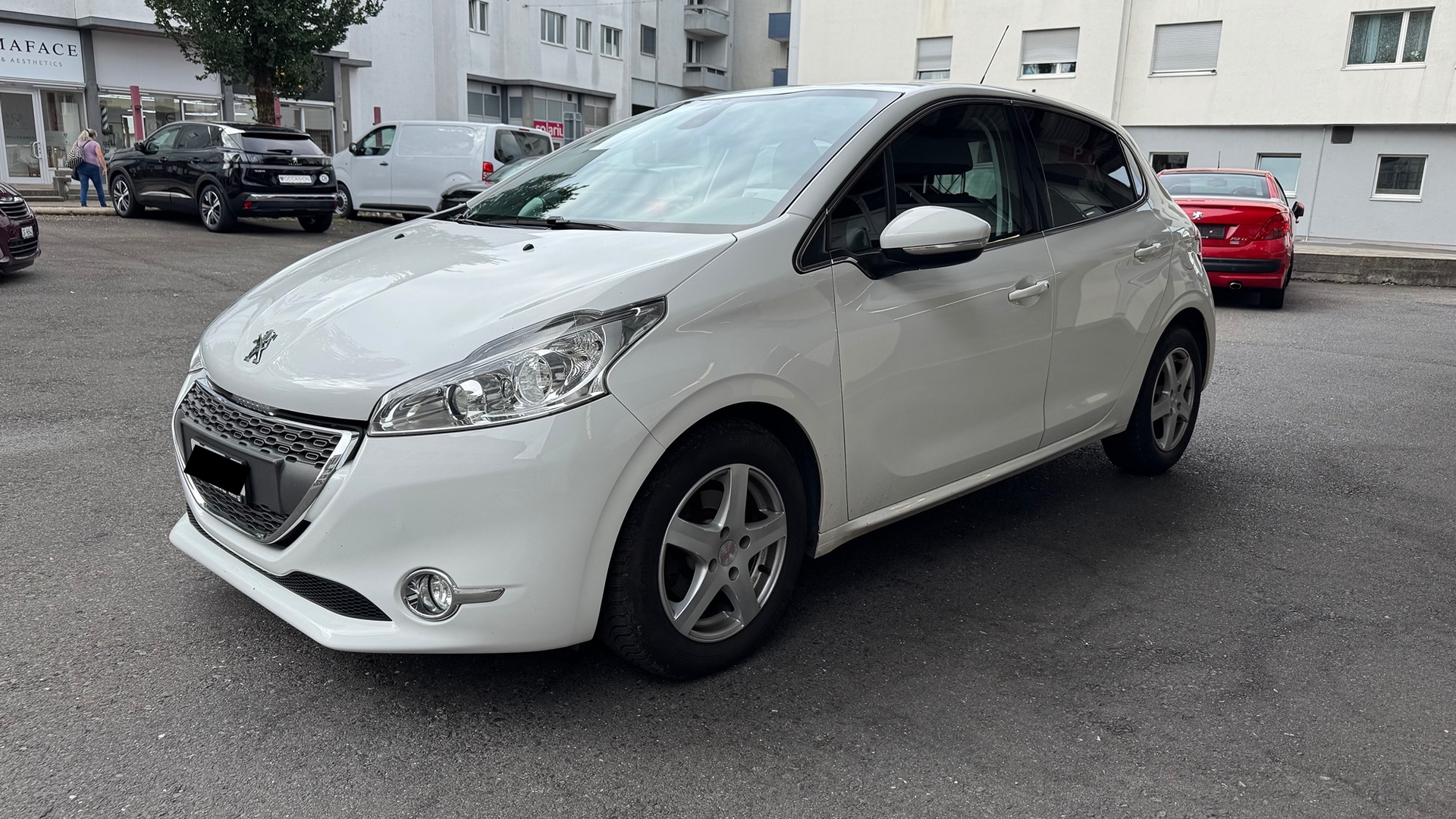 PEUGEOT 208 1.6 e-Hdi