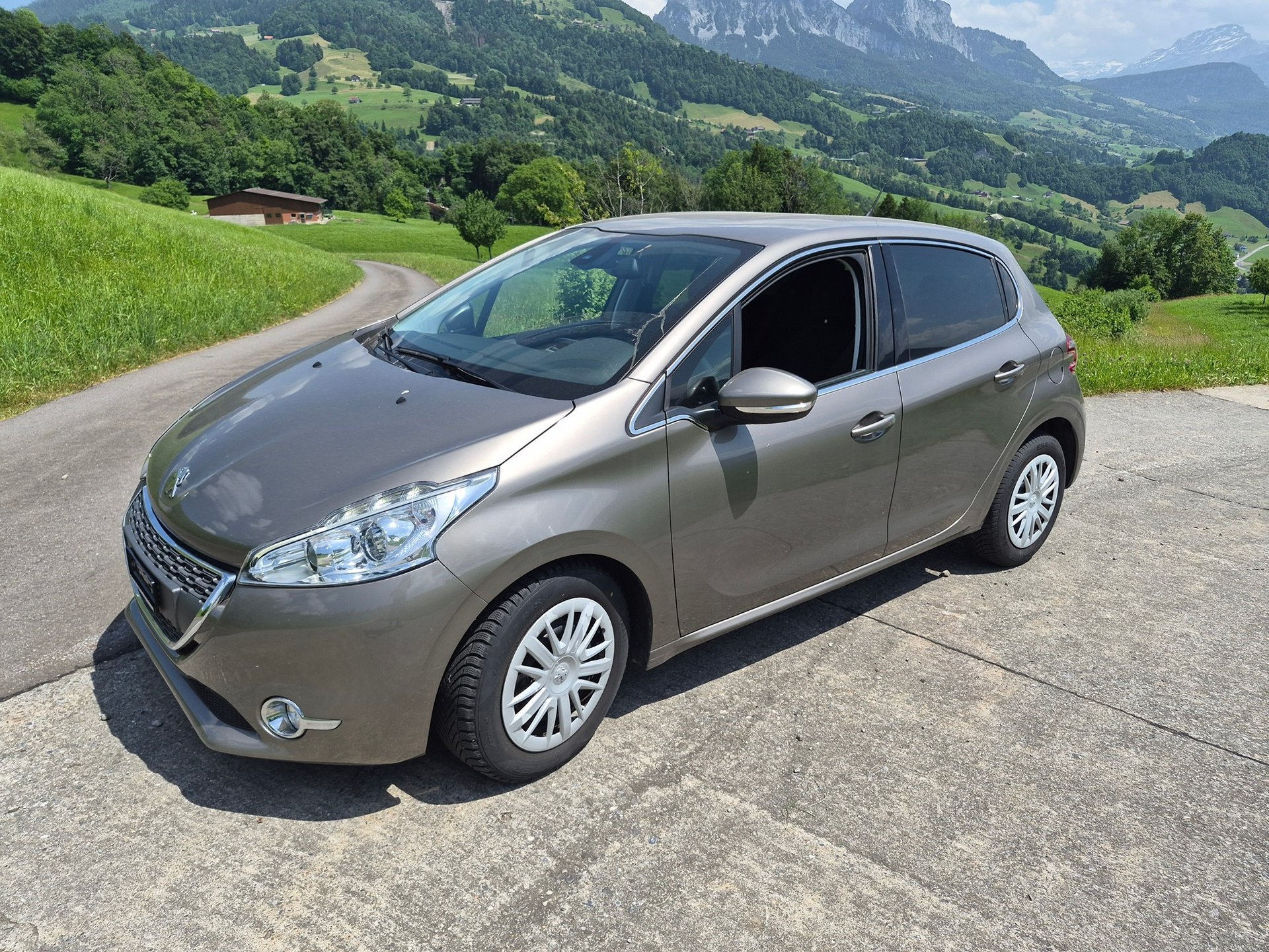 PEUGEOT 208 1.6 VTi