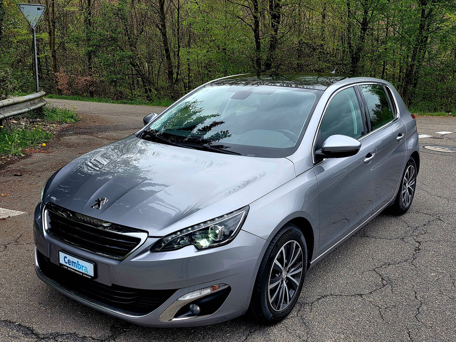 PEUGEOT 308 1.6i