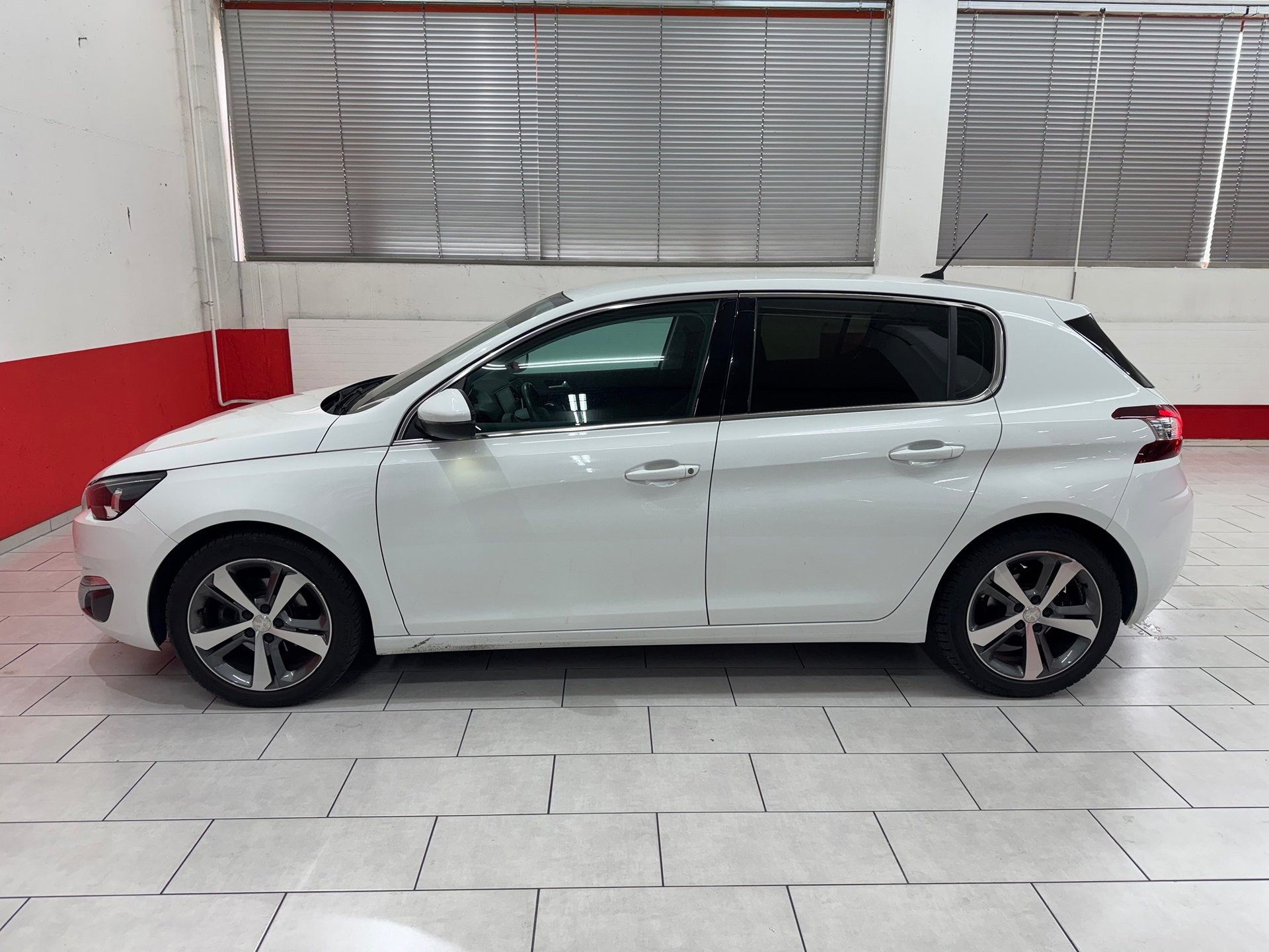 PEUGEOT 308 Allure Pure Tech 130
