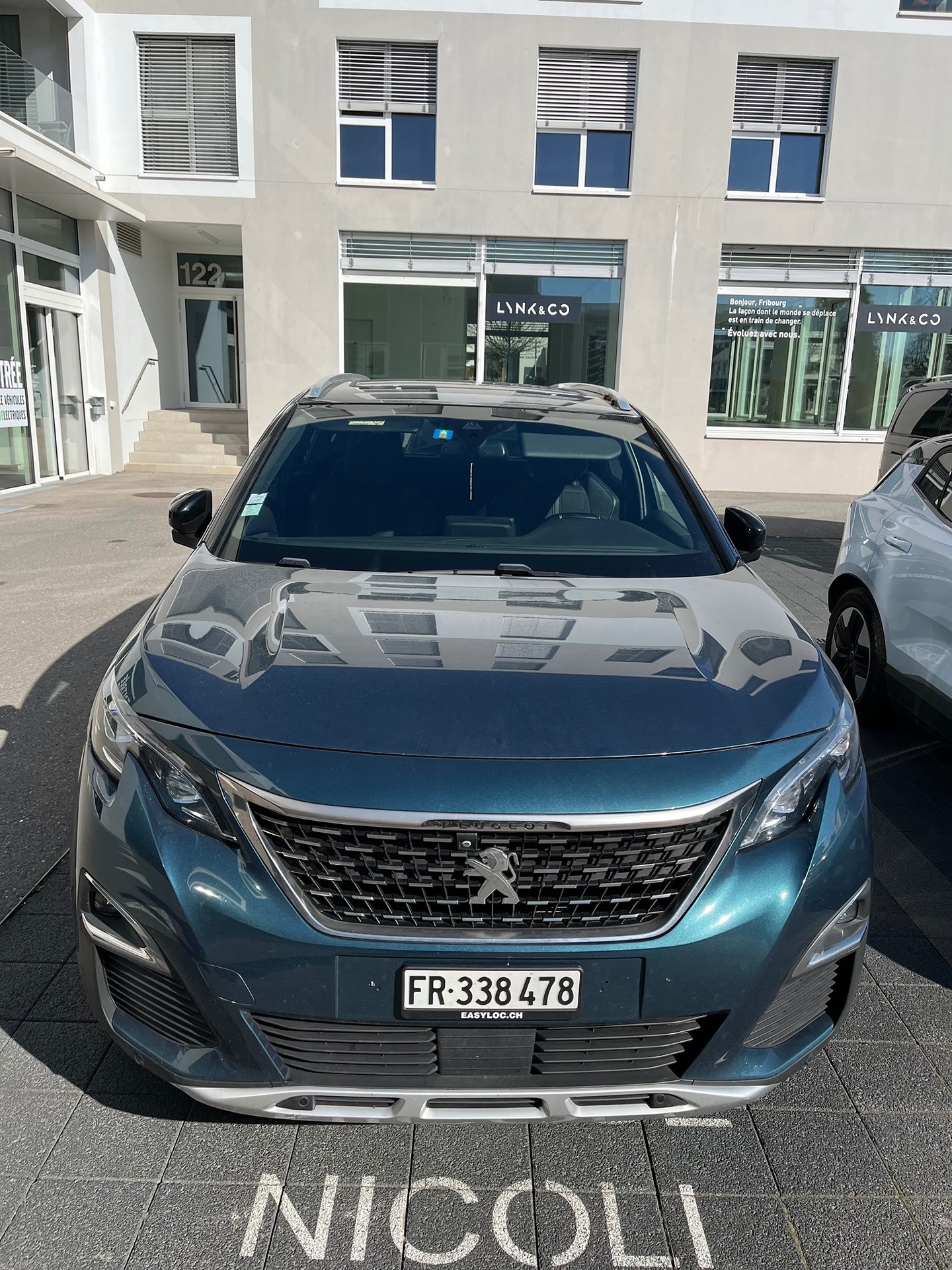 PEUGEOT 5008