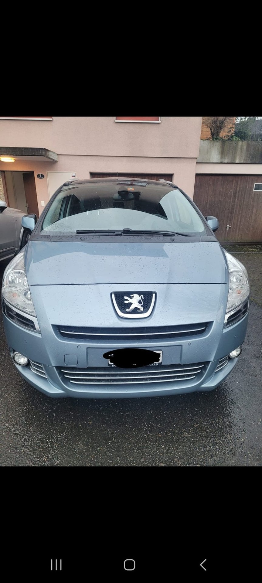 PEUGEOT 5008 1.6i Turbo
