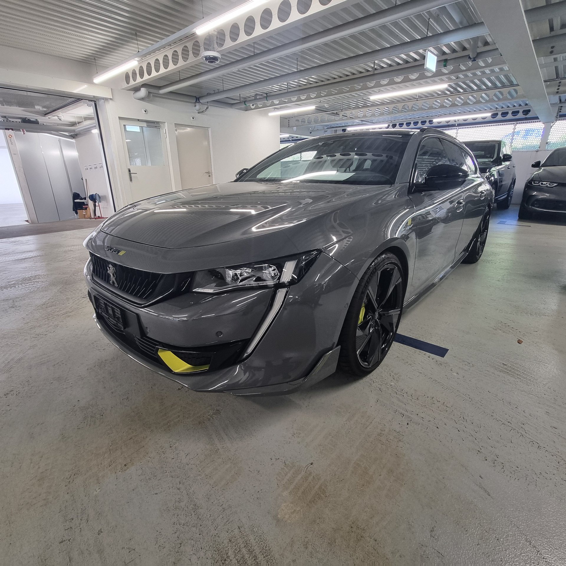 Peugeot 508 1 6i Hybrid4