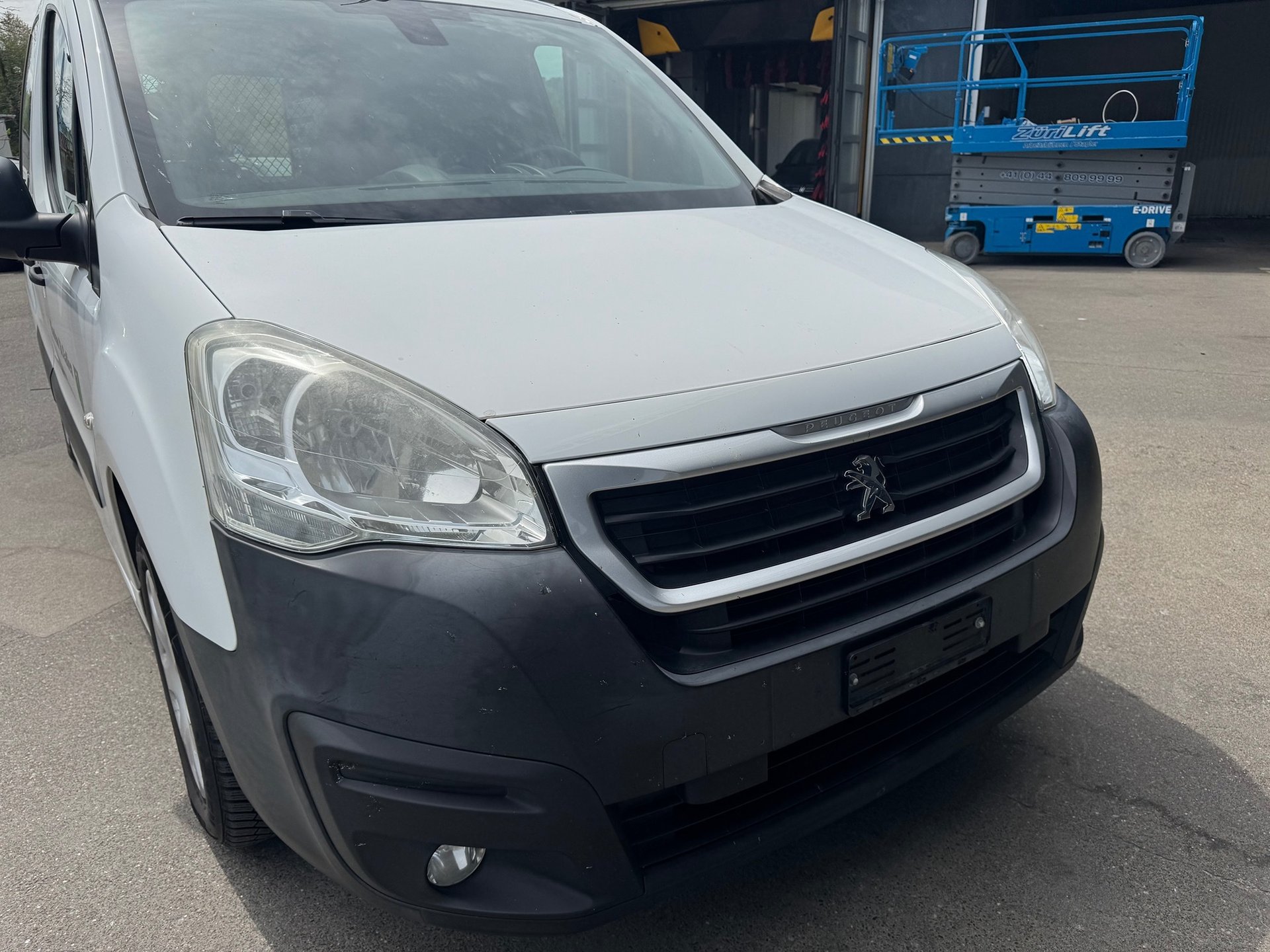 PEUGEOT Partner HDi 100
