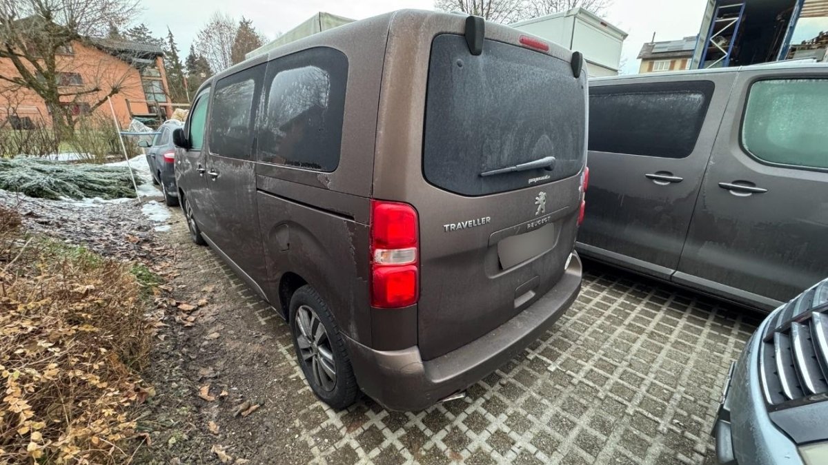 PEUGEOT Traveller AllureStan.EAT8, 180 HP