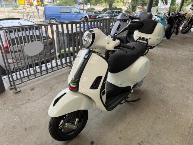 Piaggio Vespa 125 GTS ABS