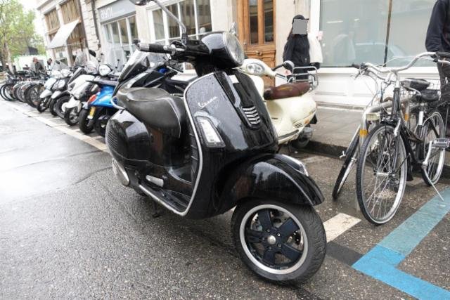 Piaggio Vespa 125 GTS Super ABS/ASR