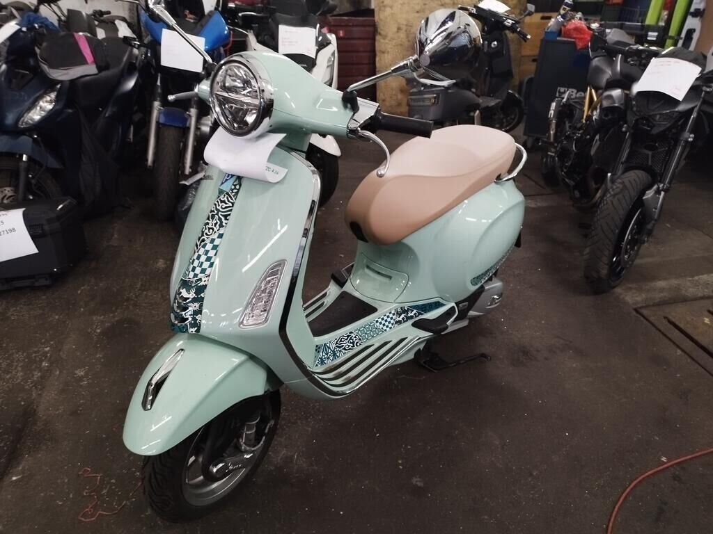 PIAGGIO Vespa 125 Primavera Batik