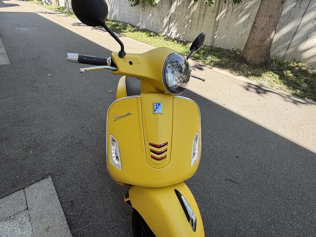 Piaggio Vespa GTS