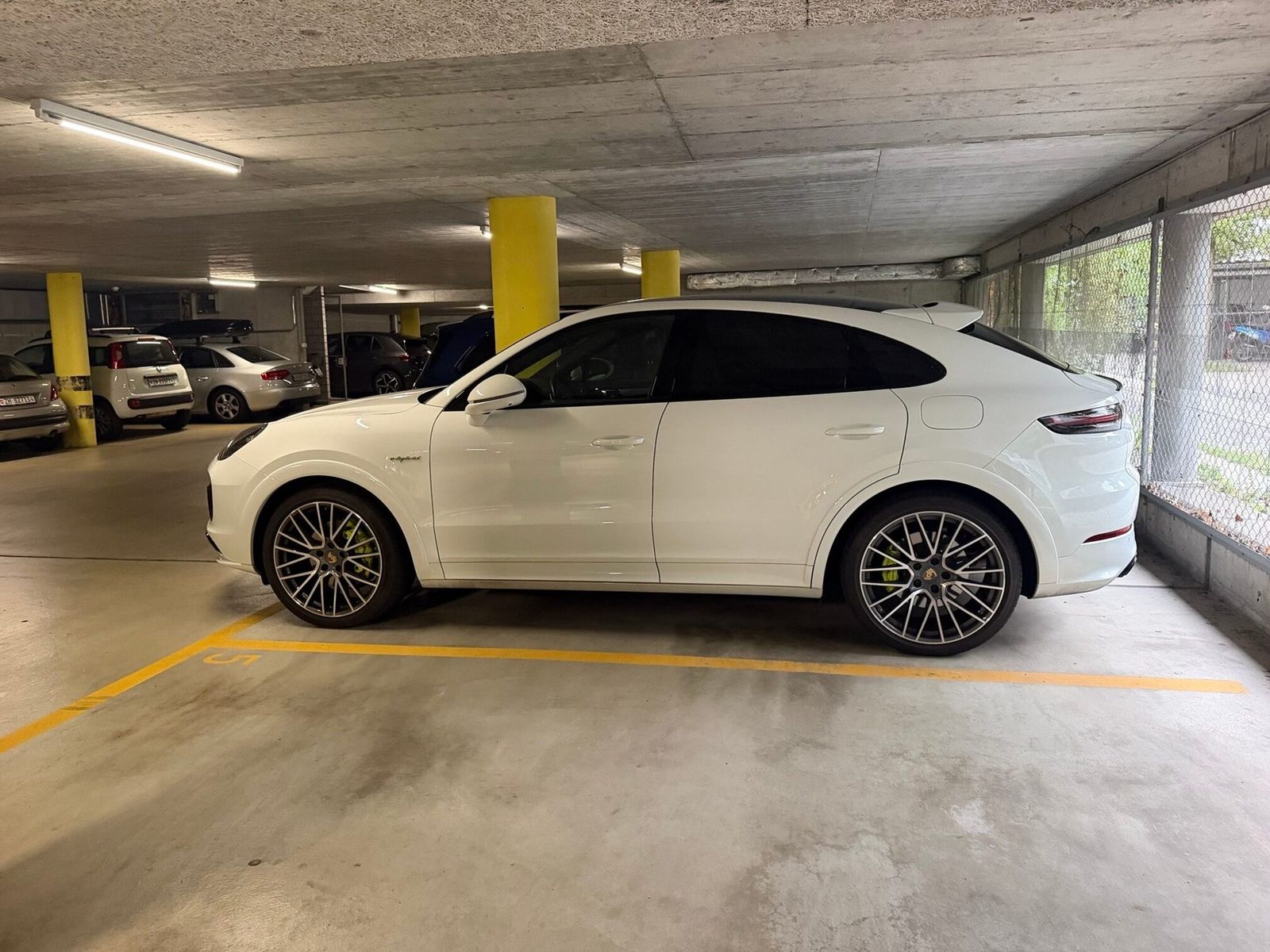 PORSCHE Cayenne E-Hybrid