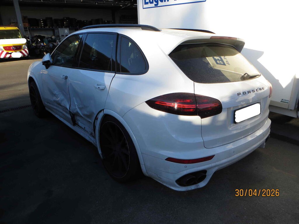 PORSCHE CAYENNE GTS