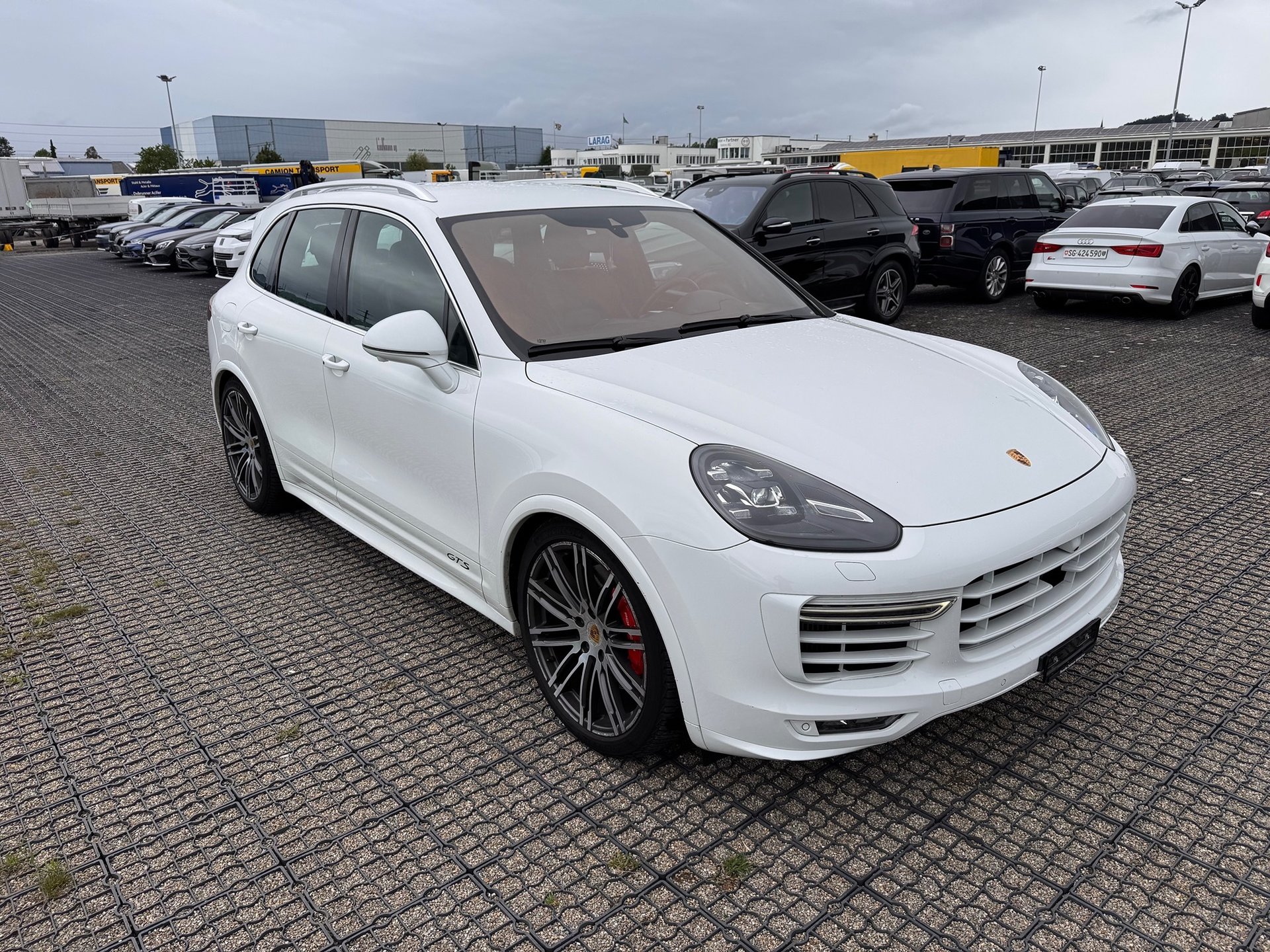 PORSCHE Cayenne GTS