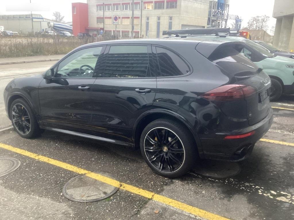 PORSCHE Cayenne Turbo S, 570 HP