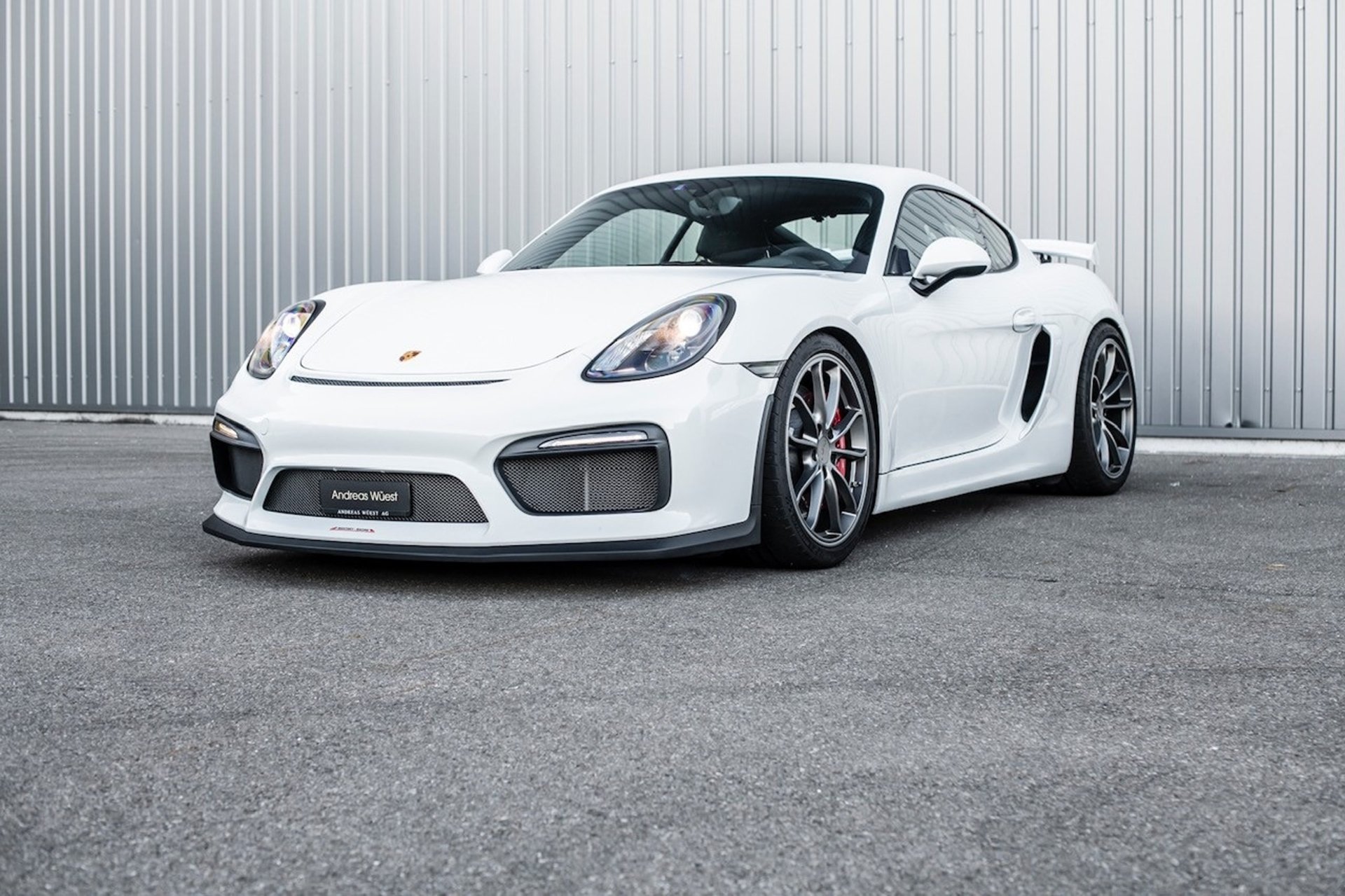 PORSCHE Cayman GT4