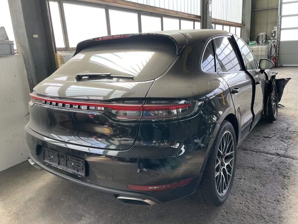 Porsche Macan 4