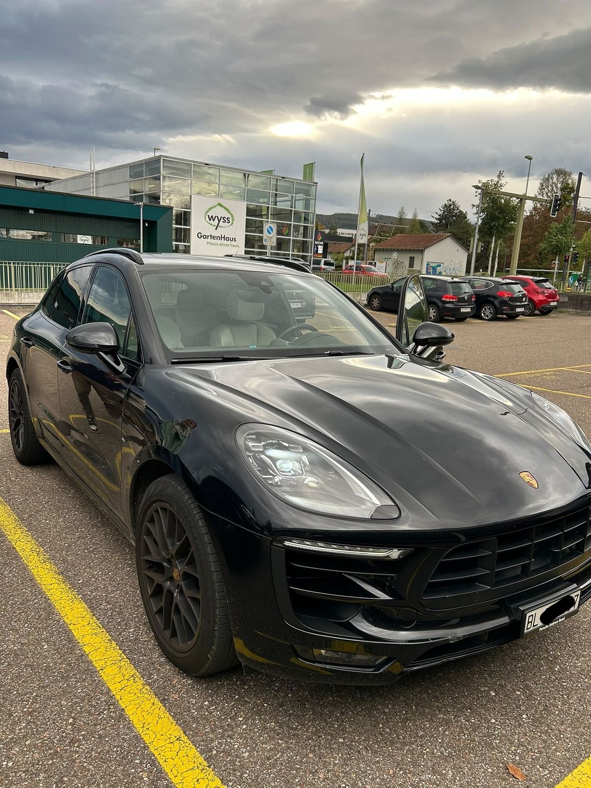 PORSCHE Macan GTS