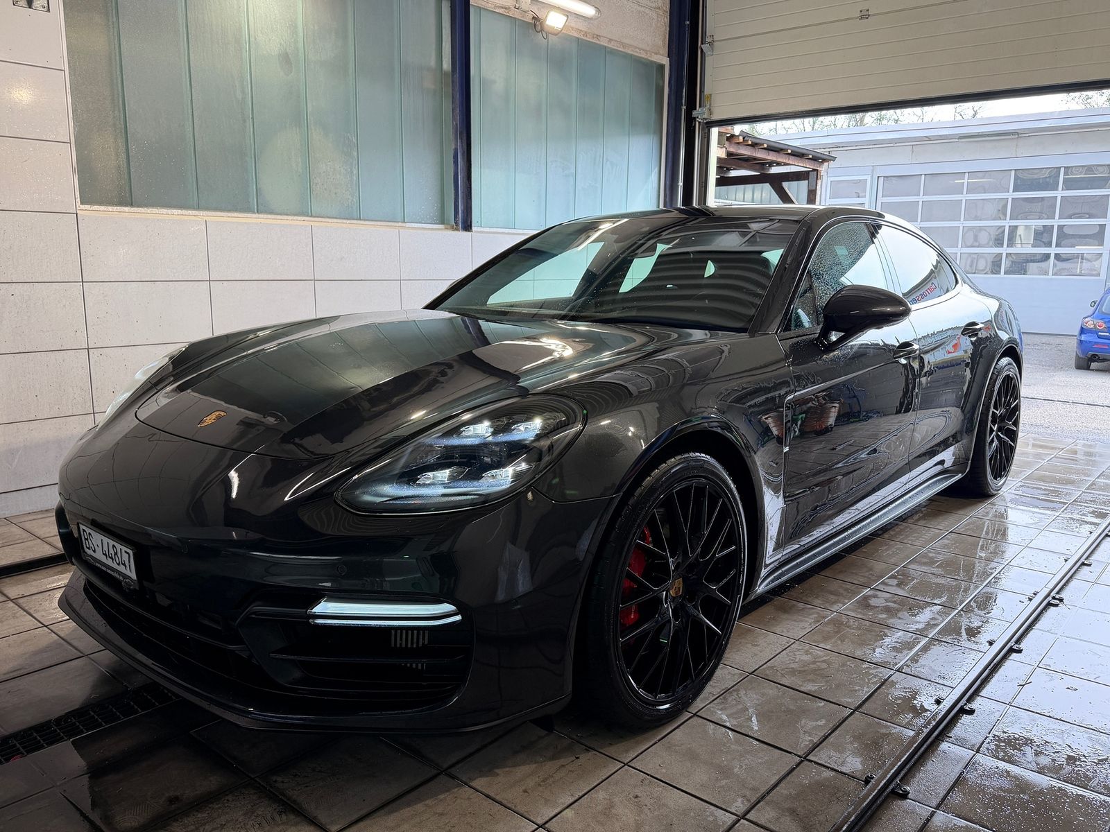 PORSCHE Panamera