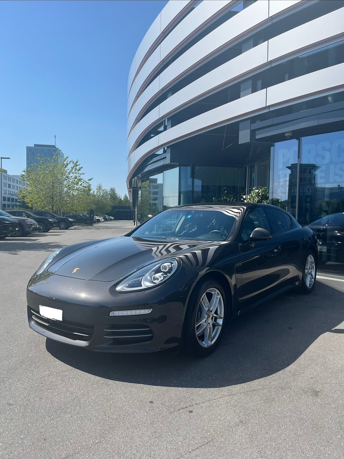 PORSCHE Panamera 4