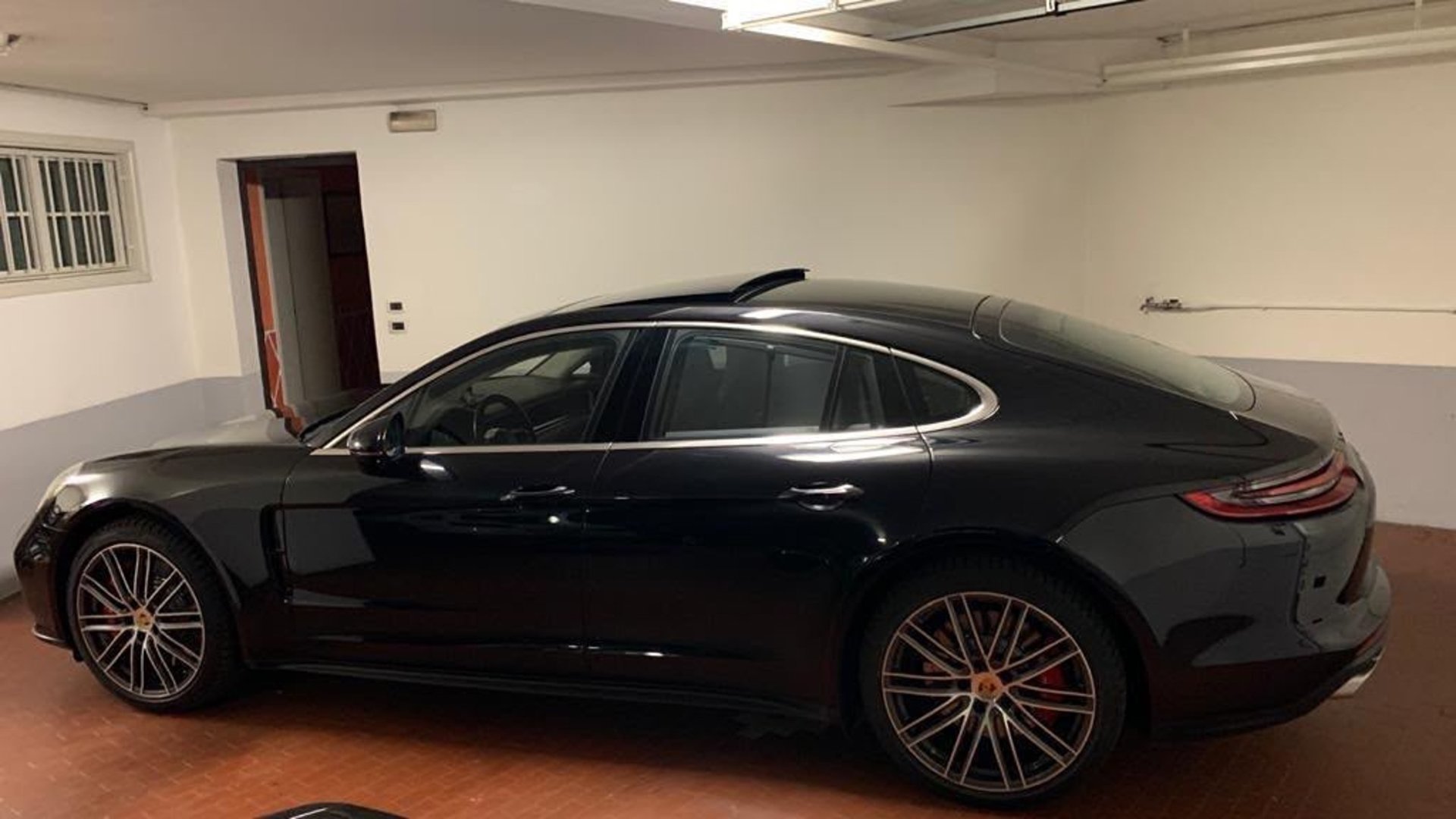 PORSCHE Panamera Turbo