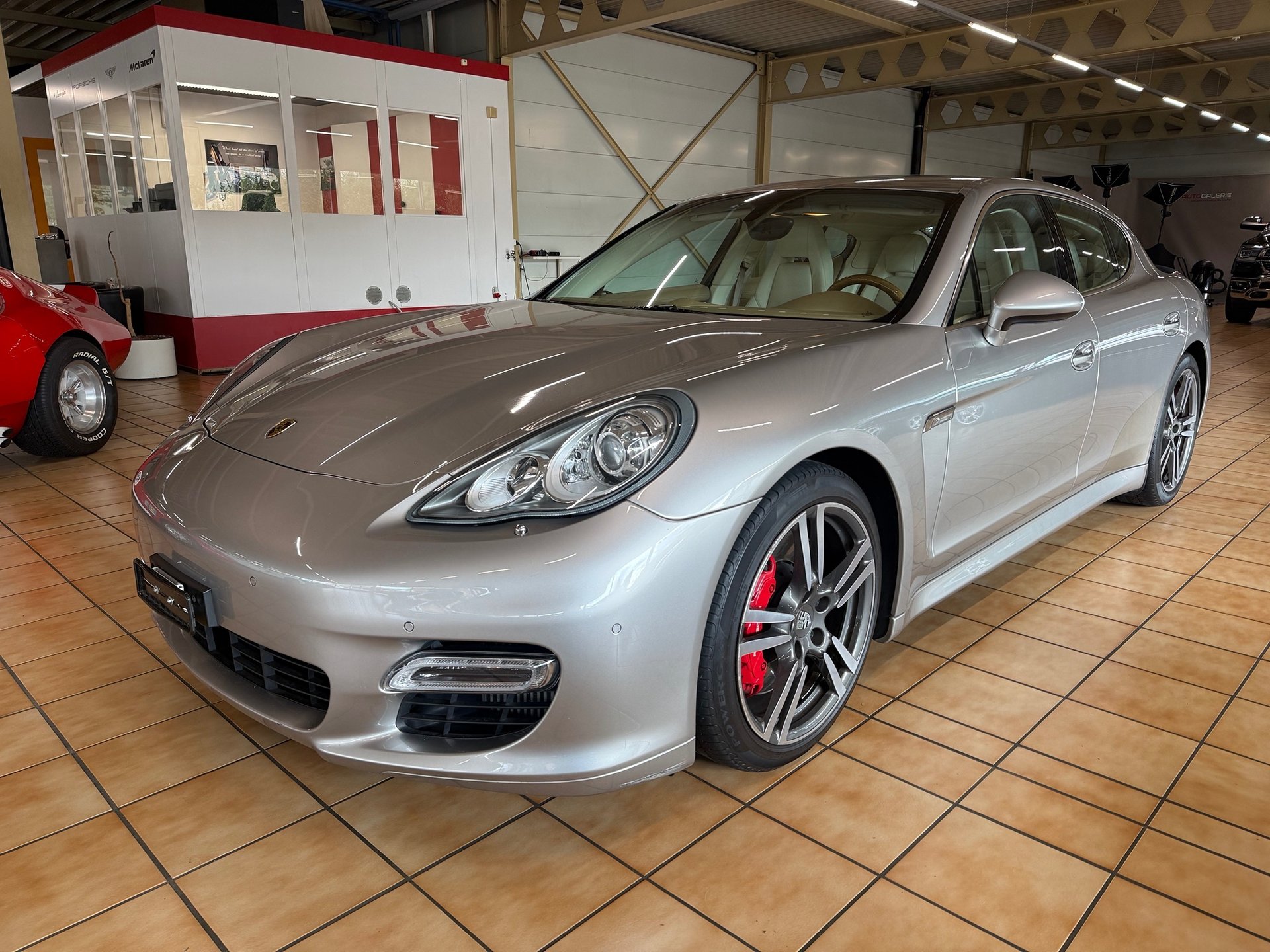 PORSCHE Panamera Turbo