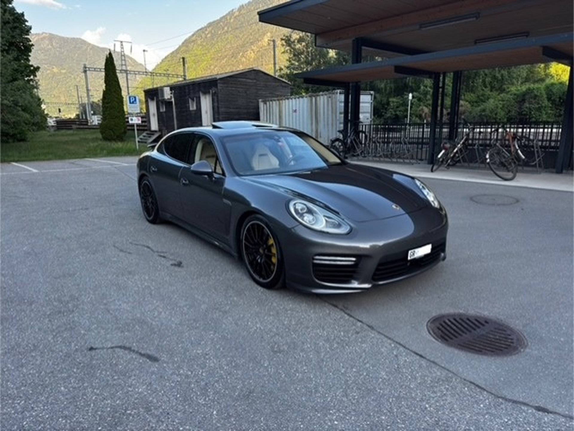 PORSCHE Panamera Turbo S alles Porsche Service
