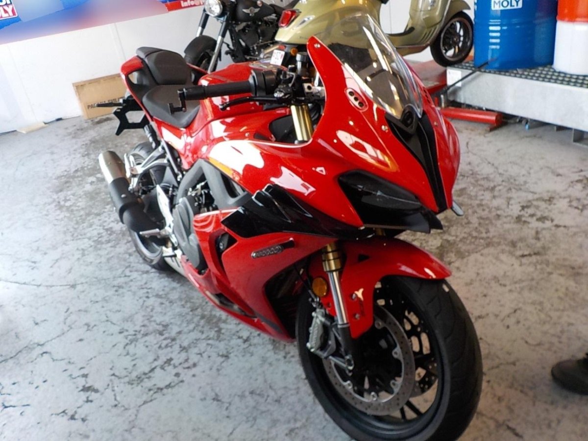 QJ Motor SRK 800 RR 0.8, 95 HP