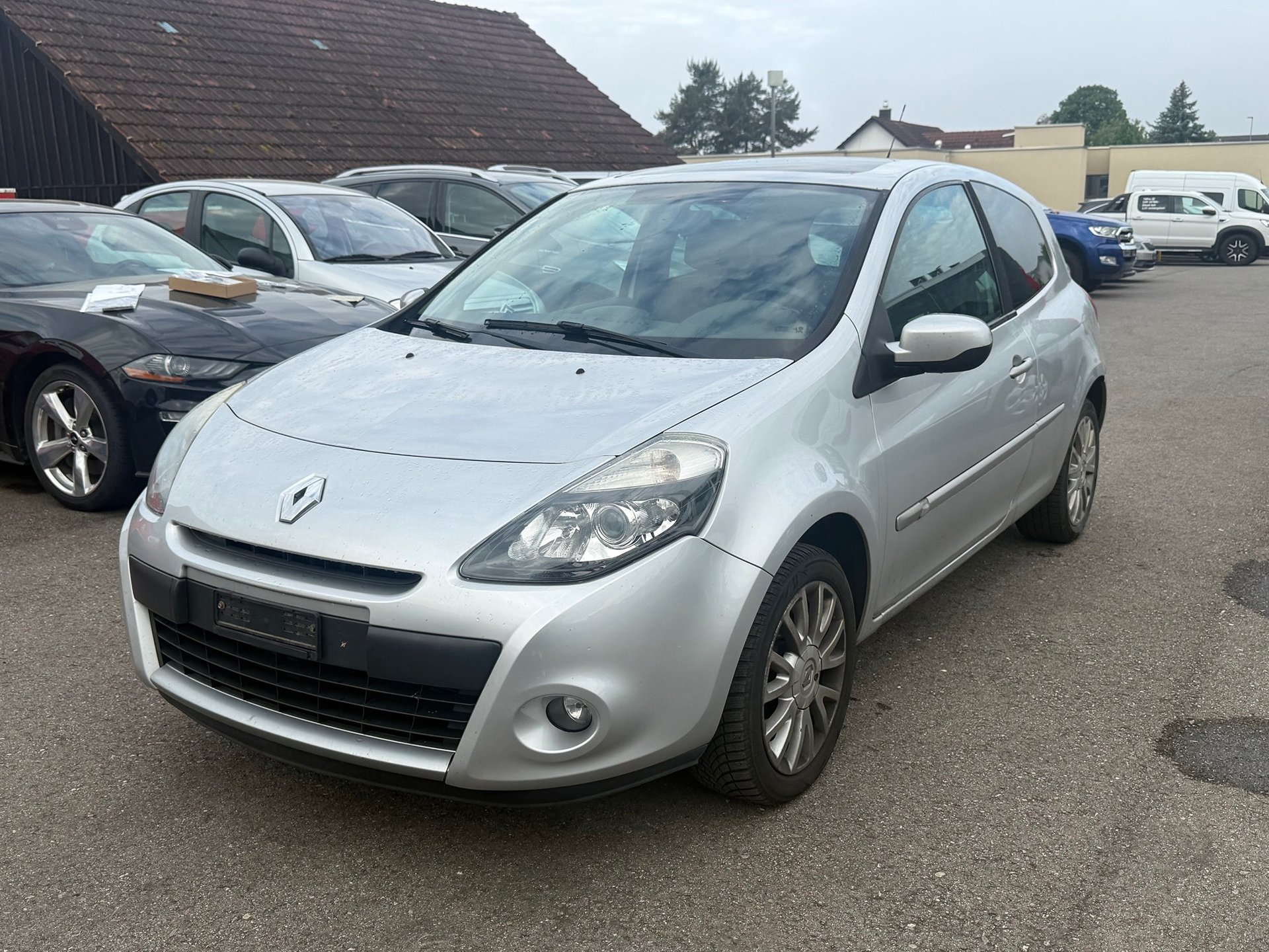 RENAULT Clio 1.2 16V