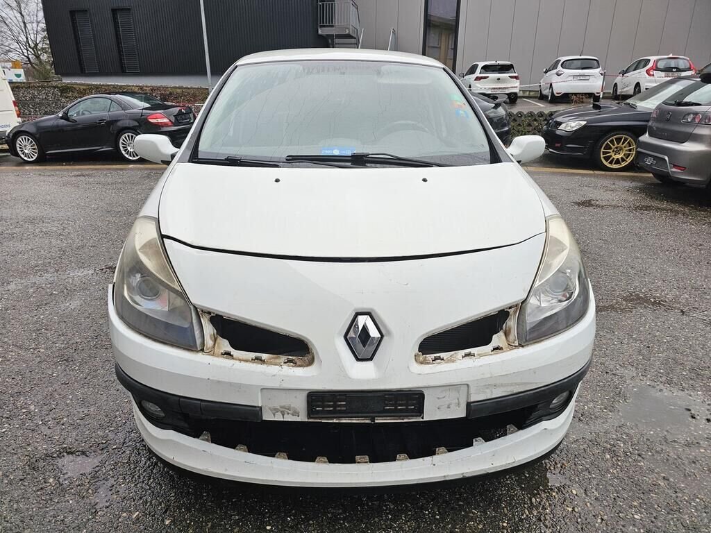 RENAULT Clio 1.6 16V Dynamique