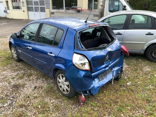 Renault Clio III 1.2 16V Dynamique 1.2, 101 HP