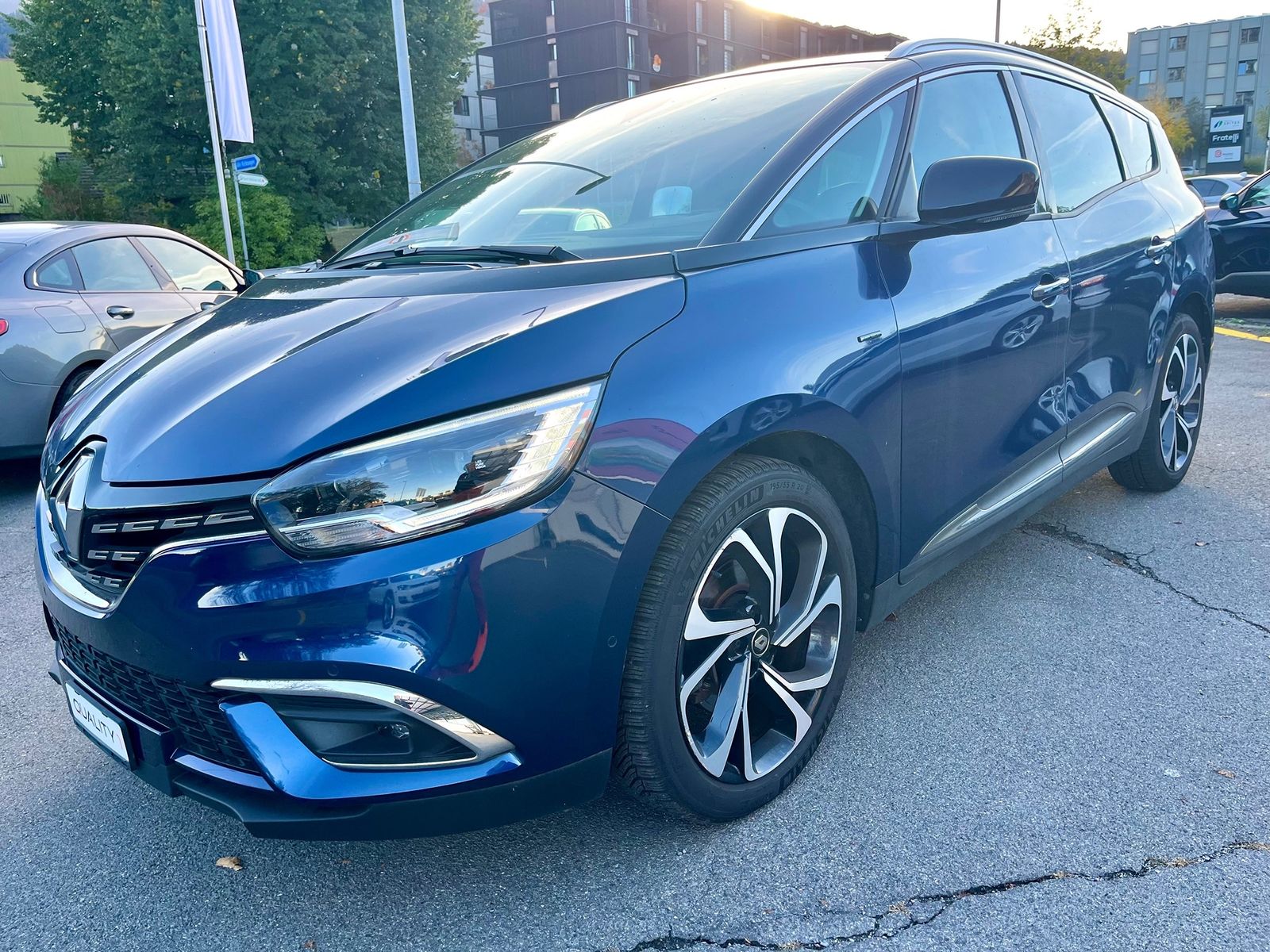 RENAULT Grand Scenic1.3 16V Black Edition EDC 7 Plätzer