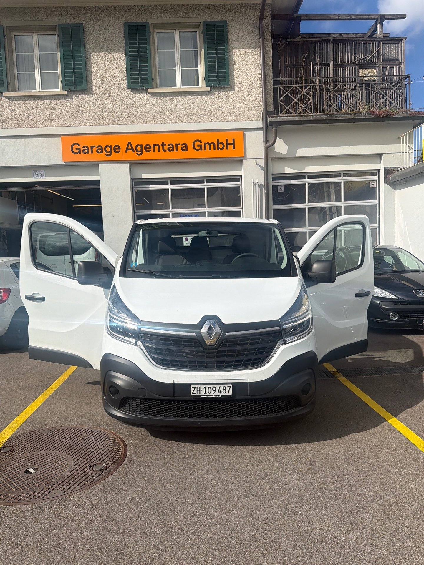 RENAULT Trafic dCi145