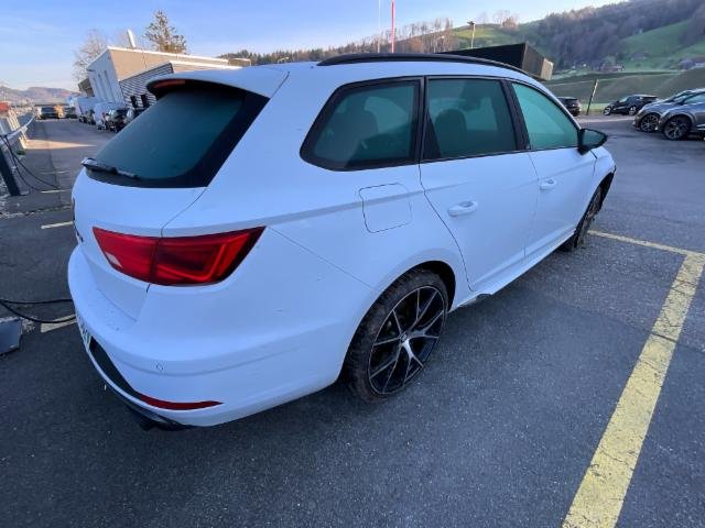 SEAT Leon ST 2.0 TSI 300 Cupra 4Drive DSG