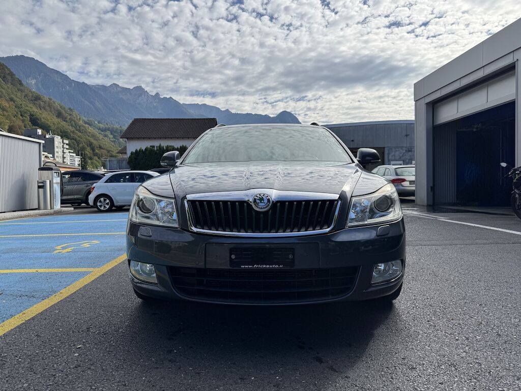 Skoda OCTAVIA COMBI LAURIN & KLEMENT